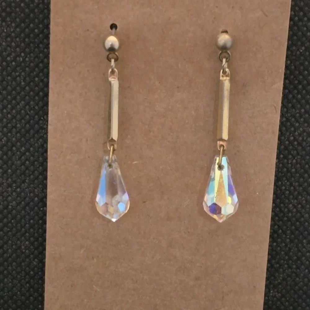 Vintage Avon Aurora Borealis Crystal Drop Earrings Gold Tone Teardrop Dangle